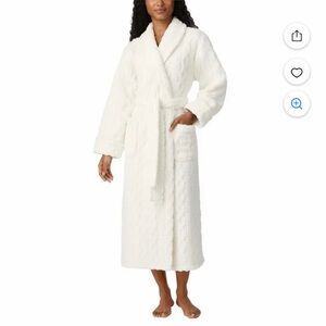 Elegant White Women's Bathrobe